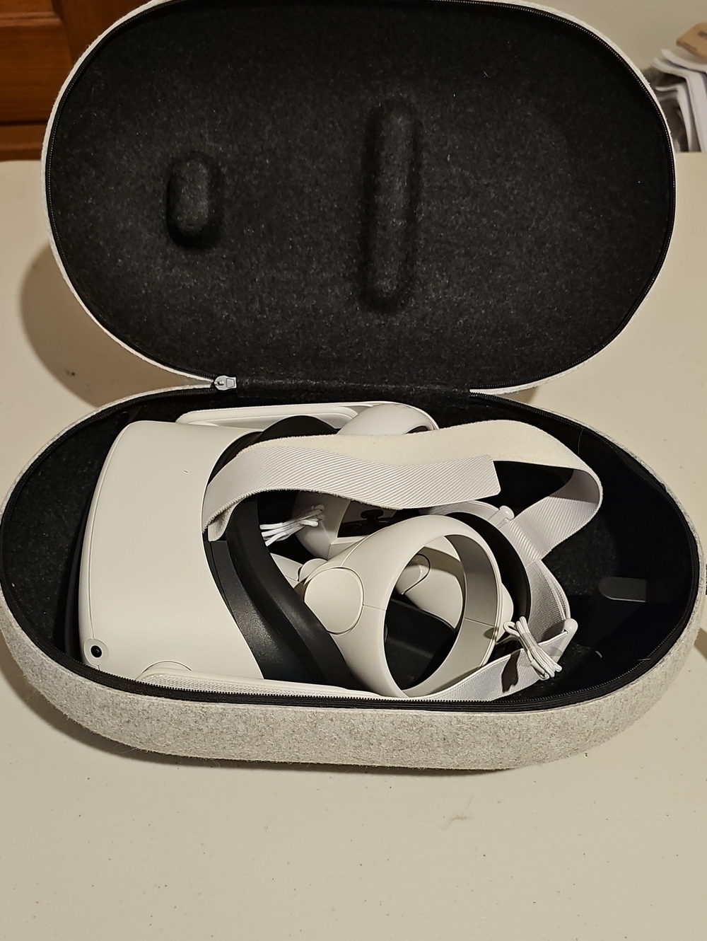 Oculus Quest 2 White VR Headset with White Straps and Black Accents